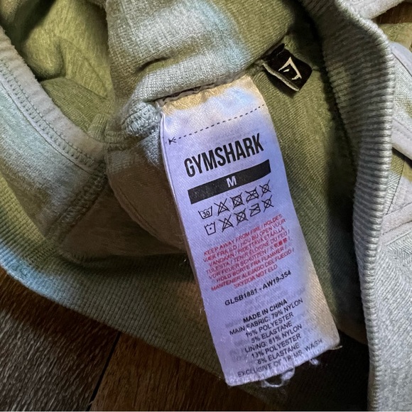 Medium gymshark bra - Picture 3 of 3